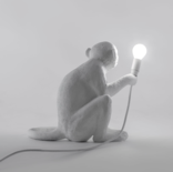 SELETTI - Monkey Lamp - Zittend