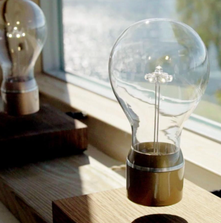 FLYTE - Zweeflamp Oak