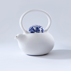 ROYAL DELFT - Belly Teapot